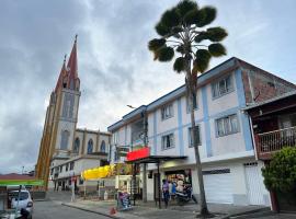 Hotel Conto，位于Restrepo的酒店