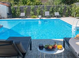 Sky，位于佩雷亚的酒店