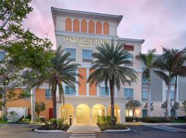 TownePlace Suites by Marriott Fort Myers Estero，位于埃斯特罗的酒店