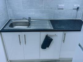 Somerville Apartment London Heathrow，位于豪士罗的酒店