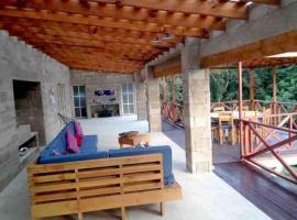 Anxelli Hermosa Cabaña en Bosque de Niebla，位于Tlacuilolán的酒店