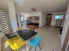 Danna Suite 1 Familiar