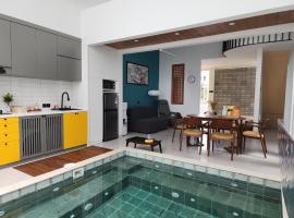 Kyoto House - KBP with Onsen style pool, Warm water, Near Parahyangan Golf，位于Padalarang的乡村别墅