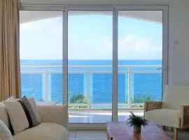 Maho Beach House - Premier 1-Bedroom, Oceanview Suite