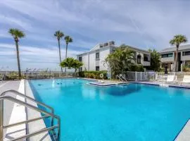 Beachside Bliss: Sarasota County Condo 1006 Awaits