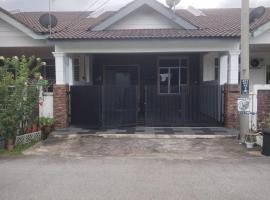 Kenangan Homestay Kemaman，位于Kampong Chendar的酒店