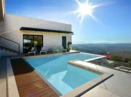 Moderna villa "Split na dlanu" s grijanim bazenom