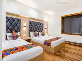 FabHotel Riza International - Nr Nesco Exhibition Centre
