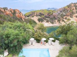 Arbatax Park Resort - Borgo Cala Moresca，位于阿尔巴塔克斯的酒店