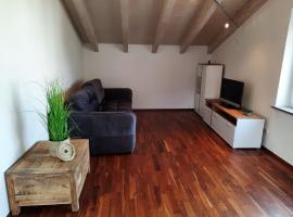 gemütliche Ferienwohnung，位于Erolzheim的酒店