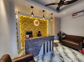 Beach Queen Food Junction & Resort，位于库克斯巴扎的酒店