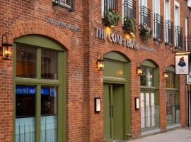 The Coat and Bear - A Heartwood Inn，位于纽伯里的酒店