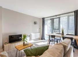 Comfortable 2BR in Backbarrow with Parking