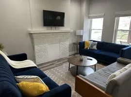 Lovely 2BR Near Downtown Area