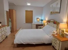 The Enigma - 2 Master bedrooms sleeps 6