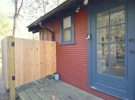 Cozy 2 bedroom home in the heart of Holland Michigan