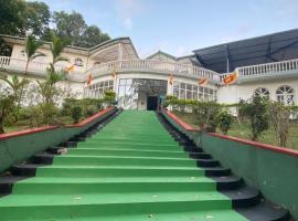 Hotel Royal Mount，位于Paradeka的酒店