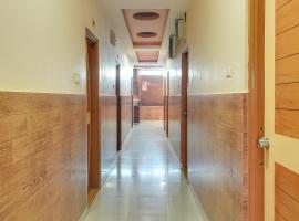 Super Hotel O 68179 Hotel New Abhijeet，位于Chikalthān的酒店