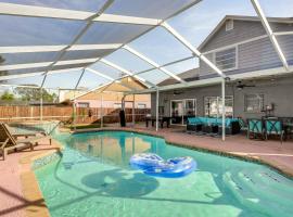 3 Mi to Marina Riverview Family Home with Lanai!，位于里弗维尤的酒店