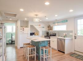 Full Renovation Amazing Spot with Views，位于查塔姆的酒店