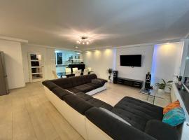 Deluxe Estate，位于霍夫多普的酒店