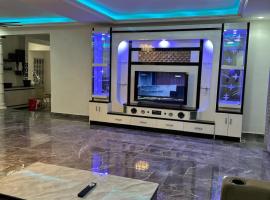 Queens Valley View Holiday Home，位于Kasoa的酒店