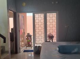 Rafika homestay，位于Semplak的酒店