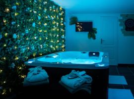 Muraille du château avec jacuzzi，位于讷穆尔的酒店