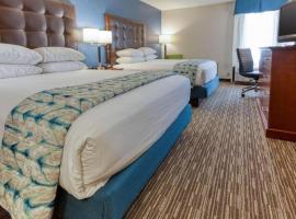 Heritage Inn & Suites St Louis Fenton, Trademark by Wyndham，位于芬顿的酒店