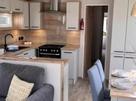 Hafan y Mor Park 3-Bed Caravan Sleeps 8 Pets Ok