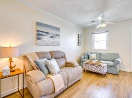 Lavallette Apartment with Patio - Walk to the Beach!，位于拉瓦莱特的酒店