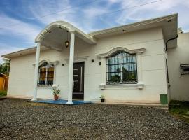 moderna casa en puerto barrios izabal，位于巴里奥斯港的酒店