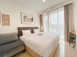 Signature Studio Apartment with Jacuzzi at Art Deco By Travelio