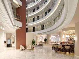 Ramada by Wyndham Bucharest Otopeni Airport，位于奥托佩尼的酒店