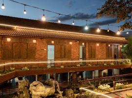 D Banlieue Homestay And Coffee TP Kon Tum,位于Kon Tum的酒店