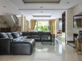 Modern Home in Sukhumvit