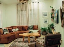 Hatua Dahlia Home