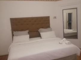 Lisokhanya GuestHouse，位于东伦敦的酒店
