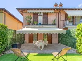 Ortensia House with Garden and Solarium Area