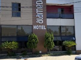 Hotel Alameda Inn，位于坎普斯戈伊塔卡济斯的酒店