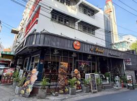 JC House Hotel，位于Pratunam的酒店
