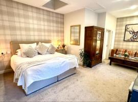 Beechtree Cottage, Cairngorm Suite, Kirkmichael，位于布莱尔高里的酒店