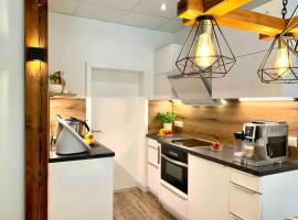 FeWo im Chalet Style mit Kamin，位于Geyer的木屋