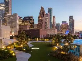 Experience the Best of Houston from our Modern Urban Oasis