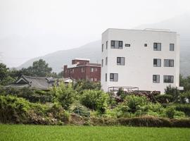 Stay Jirisan Ahchim，位于Masal-li的旅馆
