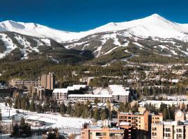 Hotel Alpenrock Breckenridge, Curio Collection by Hilton，位于布雷肯里奇的酒店