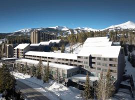 Hotel Alpenrock Breckenridge, Curio Collection by Hilton，位于布雷肯里奇的酒店