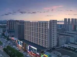 武汉藏龙岛湖北经济学院亚朵酒店