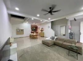 Rumah Burong - A spacious homestay in Sendayan