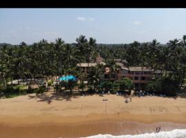 Roy Villa Beach Front，位于Padagala的酒店
